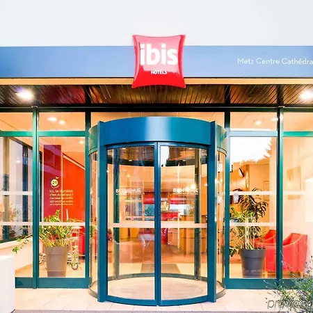 Ibis Centre Cathedrale Hotel 3*